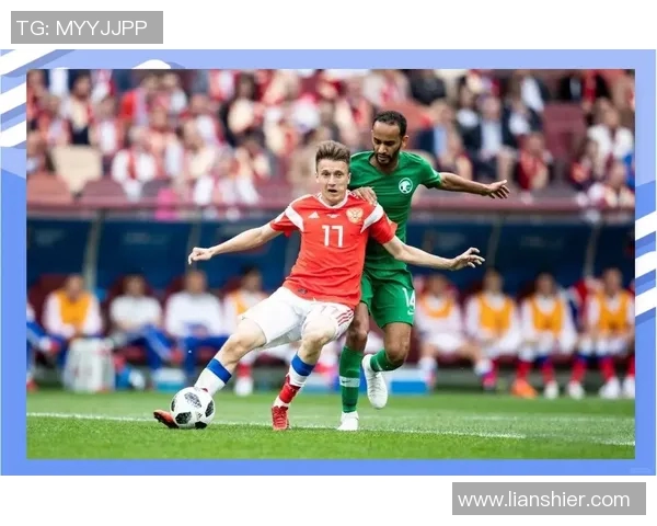 足球明星合照背后的故事与瞬间分享，见证绿茵场上的友情与荣耀